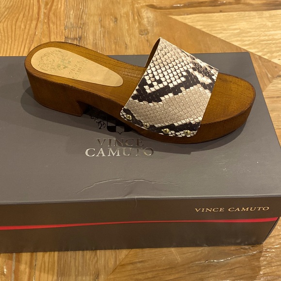 NEW Vince Camuto Leather Platform Slides - Picture 1 of 9